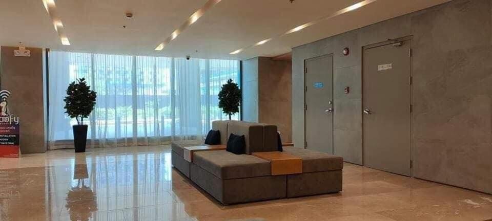 Condo Staycation Near Mall Of Asia Манила Экстерьер фото